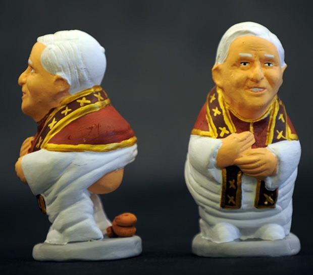 Caganers Figurines of Pooping World Leaders in Nativity Scenes Amusing